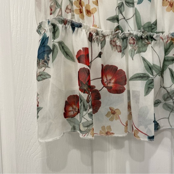 Willow & Clay Cold Shoulder Floral Top - Picture 9 of 13